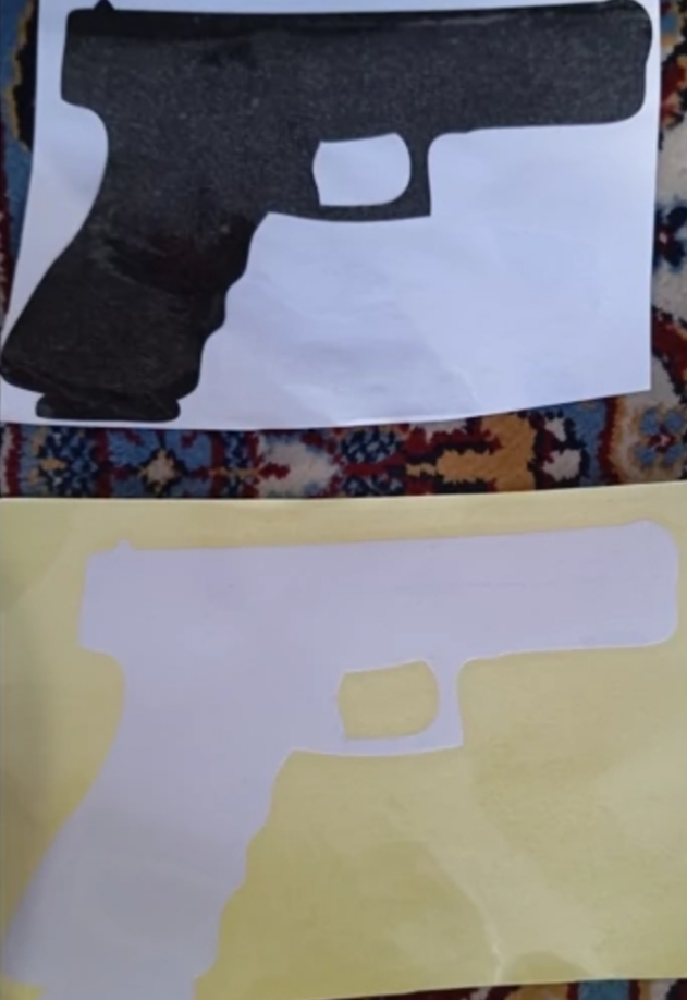 برچسب کلت مشکی و سفید 20 سانتی